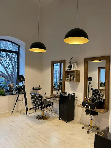 Salon fryzjerski, Przedłużanie włosów Adriana Brandt